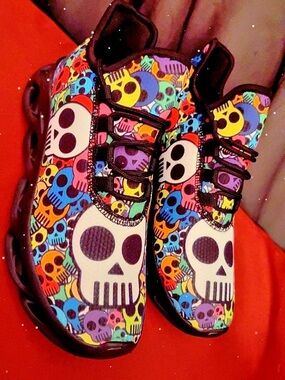 Skull Print Sneakers in Multicolor Like New
